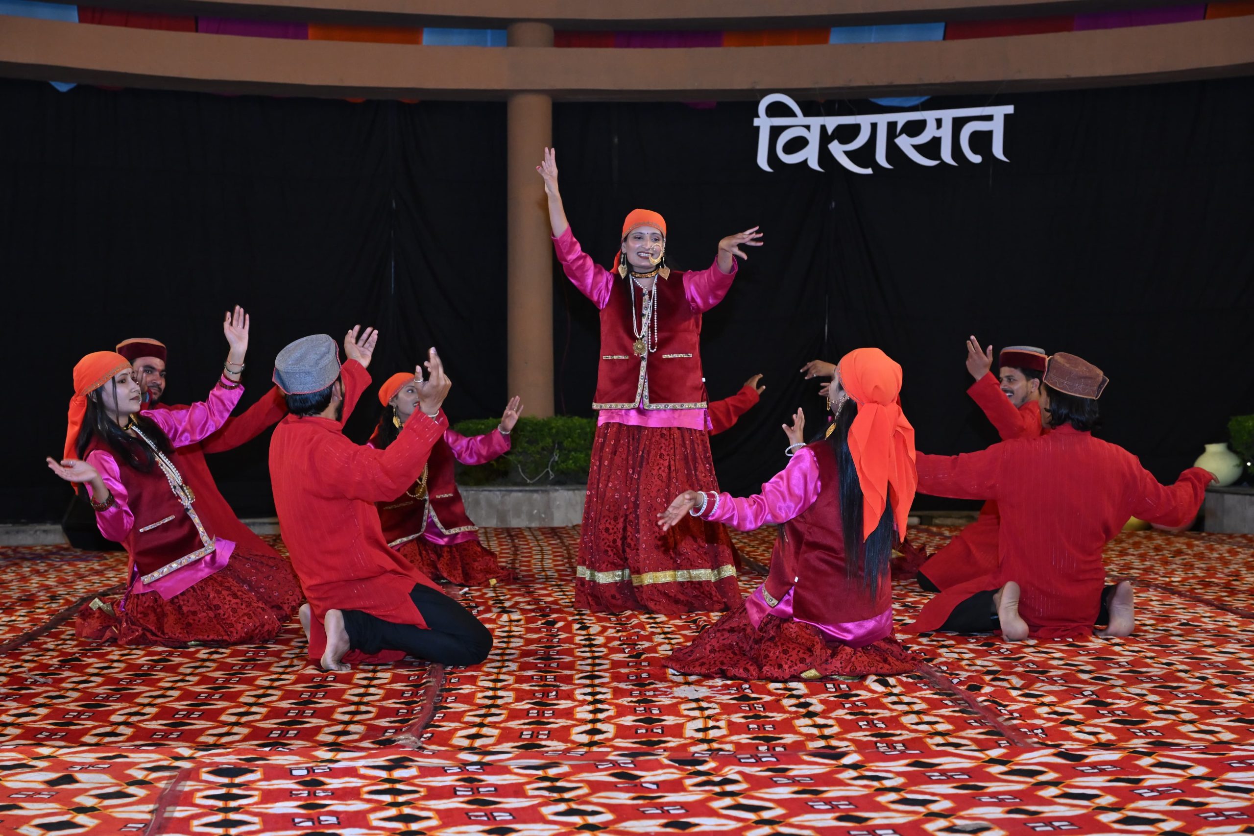 सरोद वादक स्मित तिवारी की प्रस्तुति ने किया सभी को भाव विभोर और प्रफुल्लित