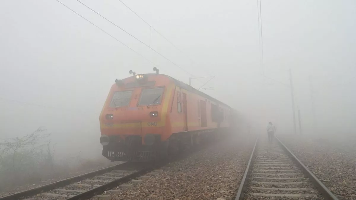 दिल्ली में एक फिर खतरनाक श्रेणी में पहुंची हवा की गुणवत्ता,गाड़ियां की रवानगी के समय में हुआ बदलाव