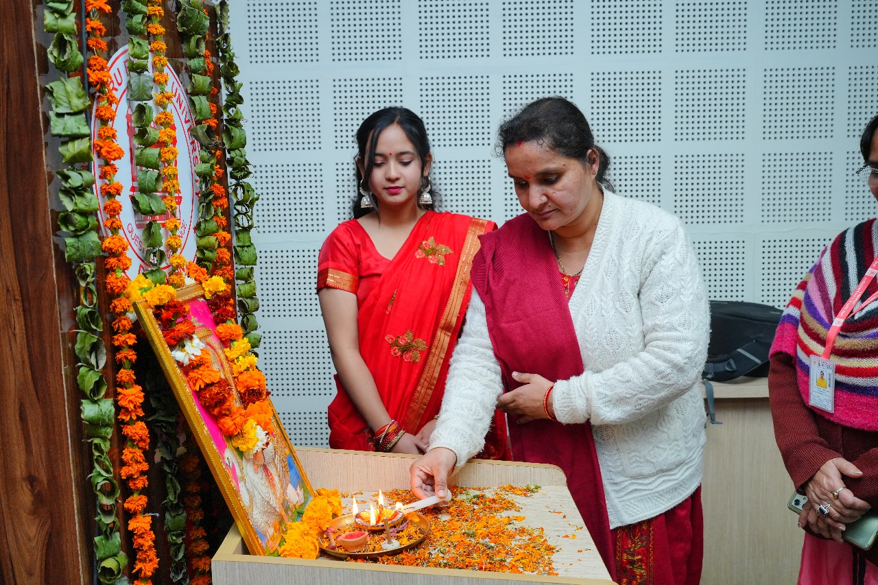 एसजीआरआरयू में महाशिवरात्रि के उपलक्ष्य में सांस्कृतिक कार्यक्रमों का हुआ आयोजन – गढ़ संवेदना